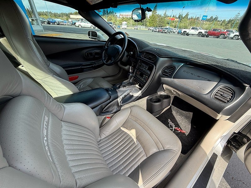 2004 Chevrolet Corvette Base