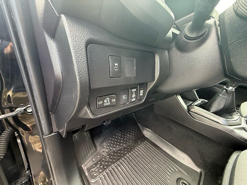 2022 Toyota Tacoma 4WD SR